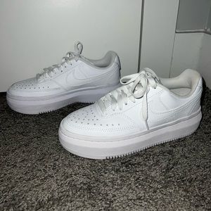 Nike- Air Force 1.